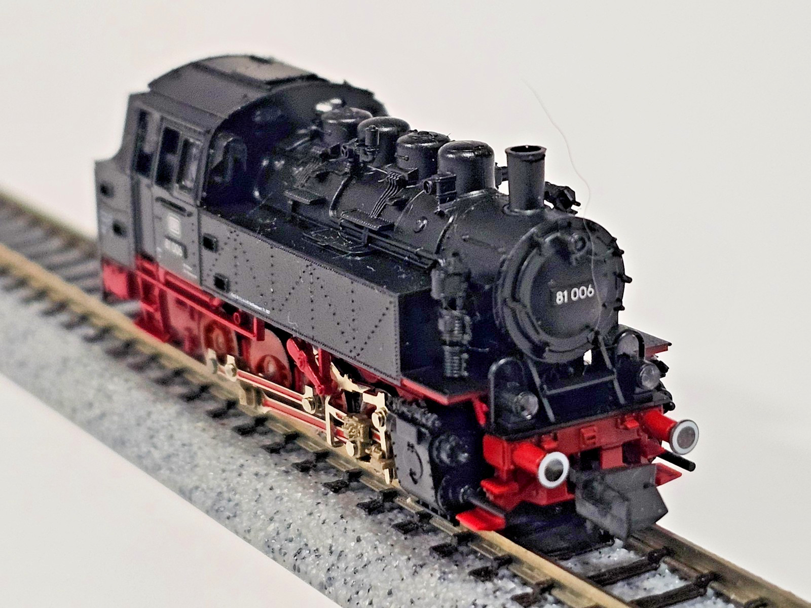 N SCALE FLEISCHMANN PICCOLO 7036 TANK STEAM LOCOMOTIVE DAMPFLOK BR 81 006 VIDEO