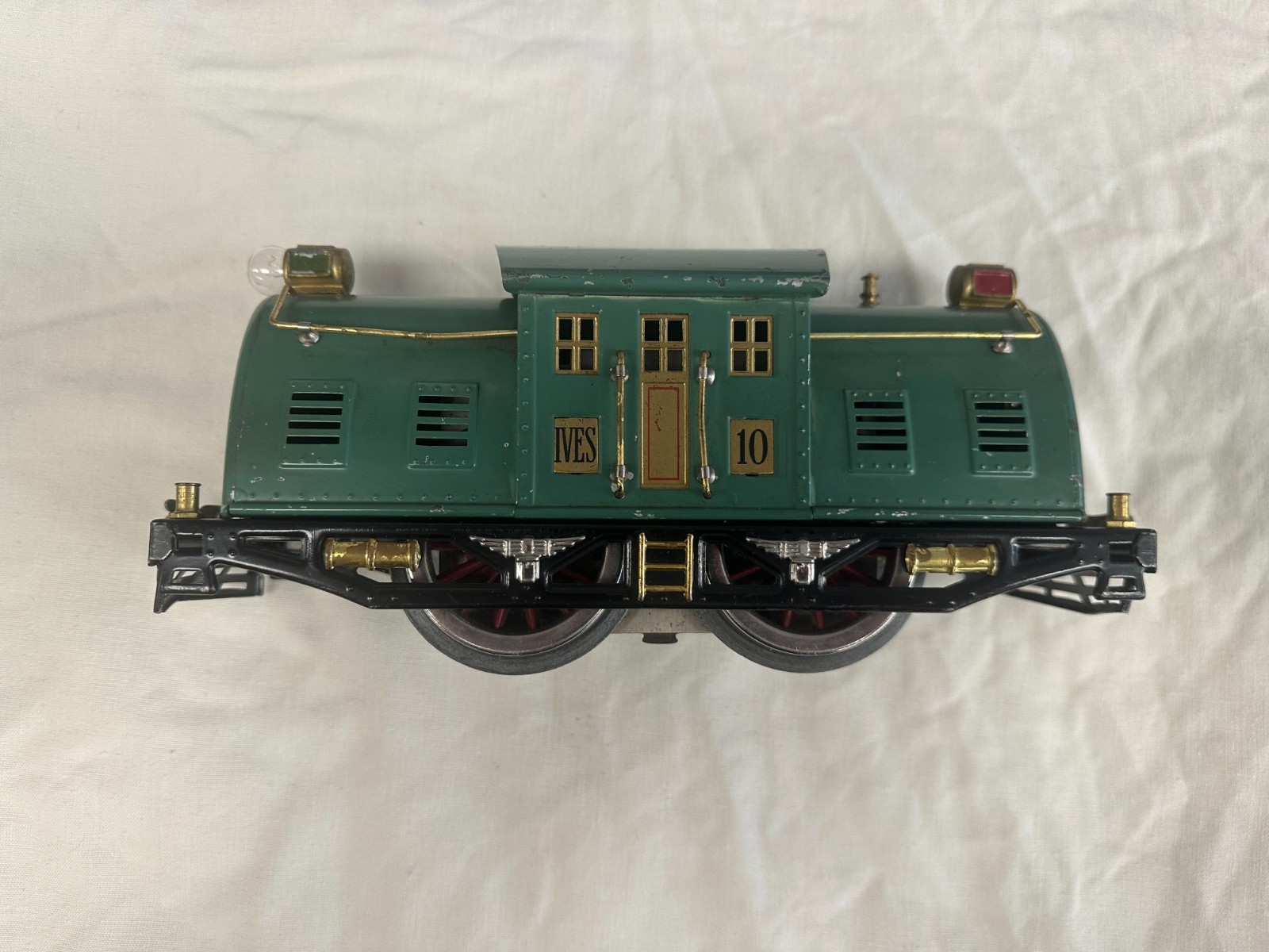 Lionel/Ives #10 Peacock and 3 Peacock Passenger Cars (339,332,341) with Boxes