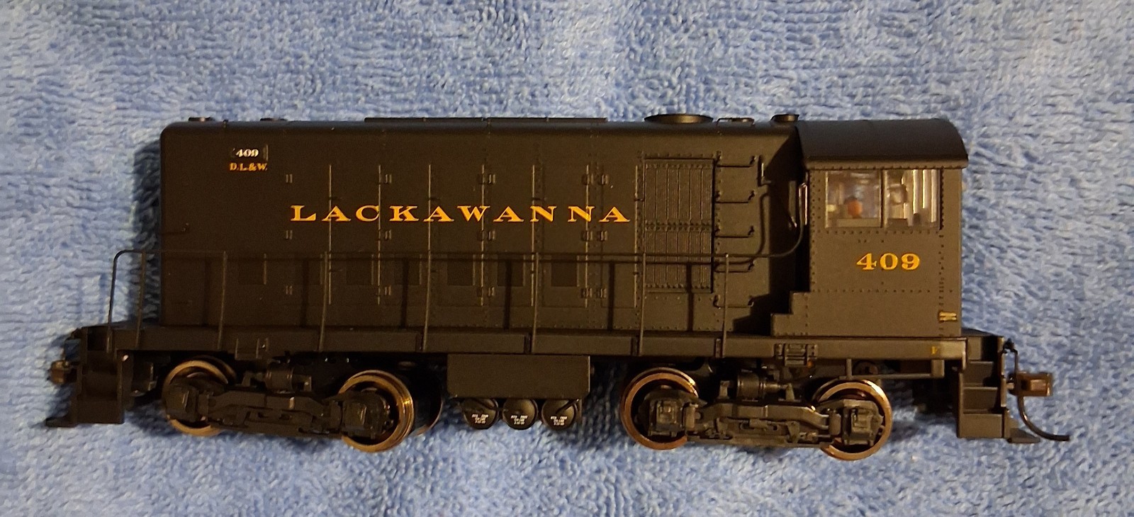 Atlas HO DL&W Lackawanna HH660 #409, No Sound DCC Master Series