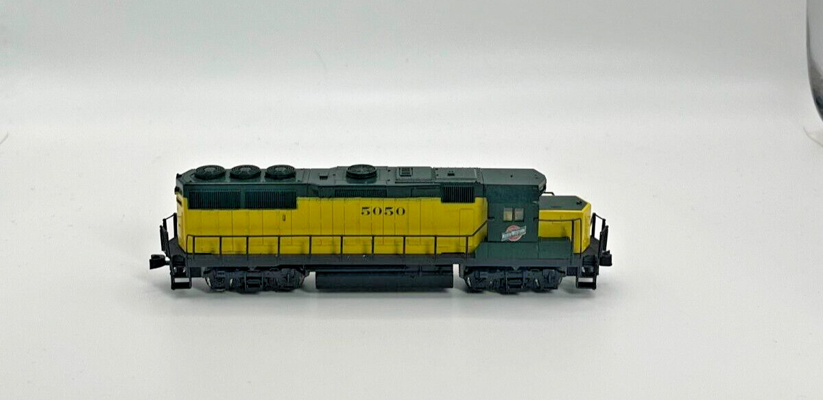 N Scale KATO 176-012 GP 50 Chicago and Northwestern Locomotive not org Box