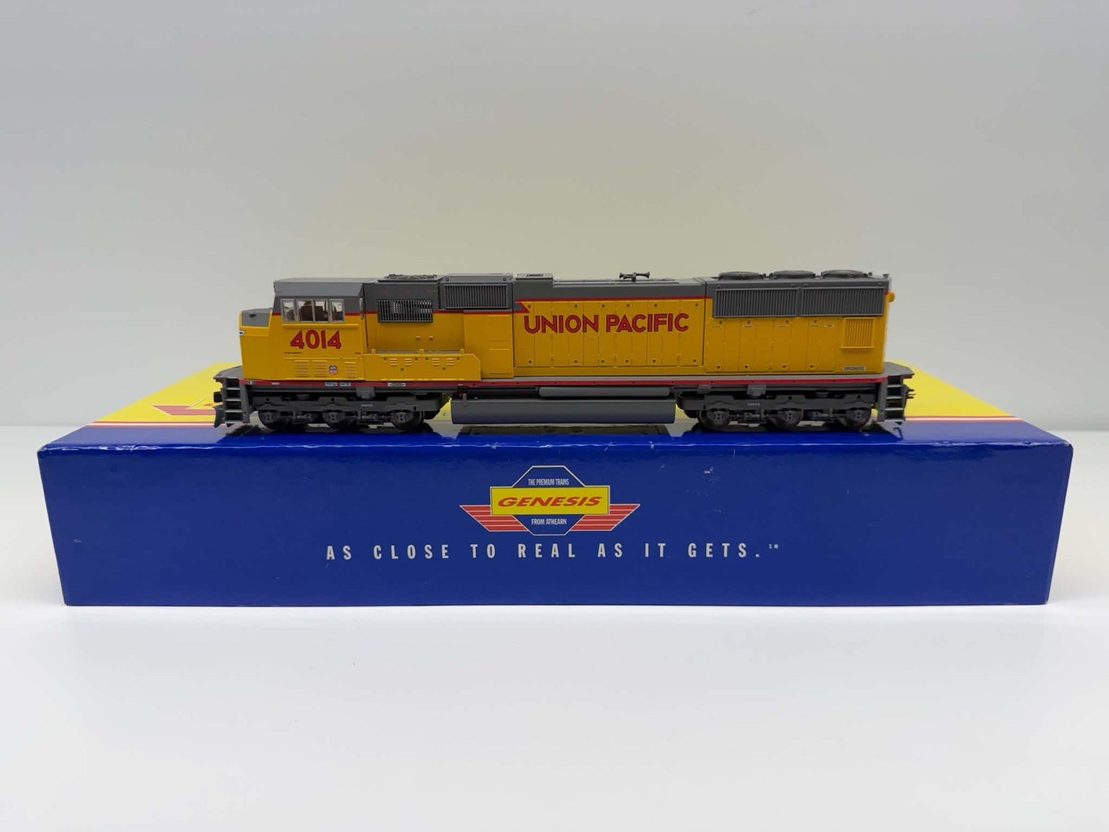 Genesis Athearn HO SD70M Union Pacific #4014 0G6152 Diesel Locomotive MINT OOP