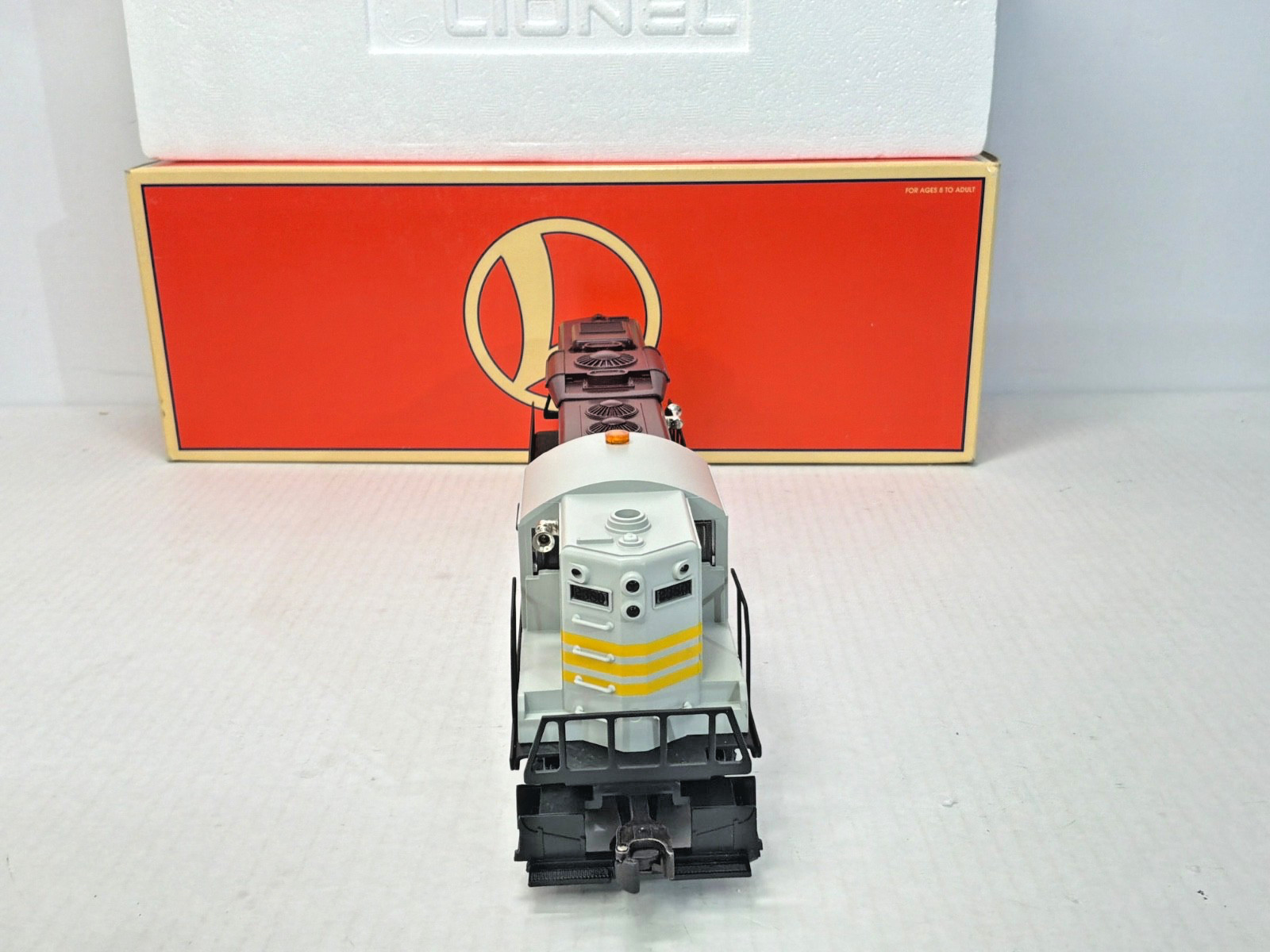 VINTAGE LIONEL O 6-18564 CANADIAN PACIFIC GP9 DIESEL LOCOMOTIVE 2380 TCA C8