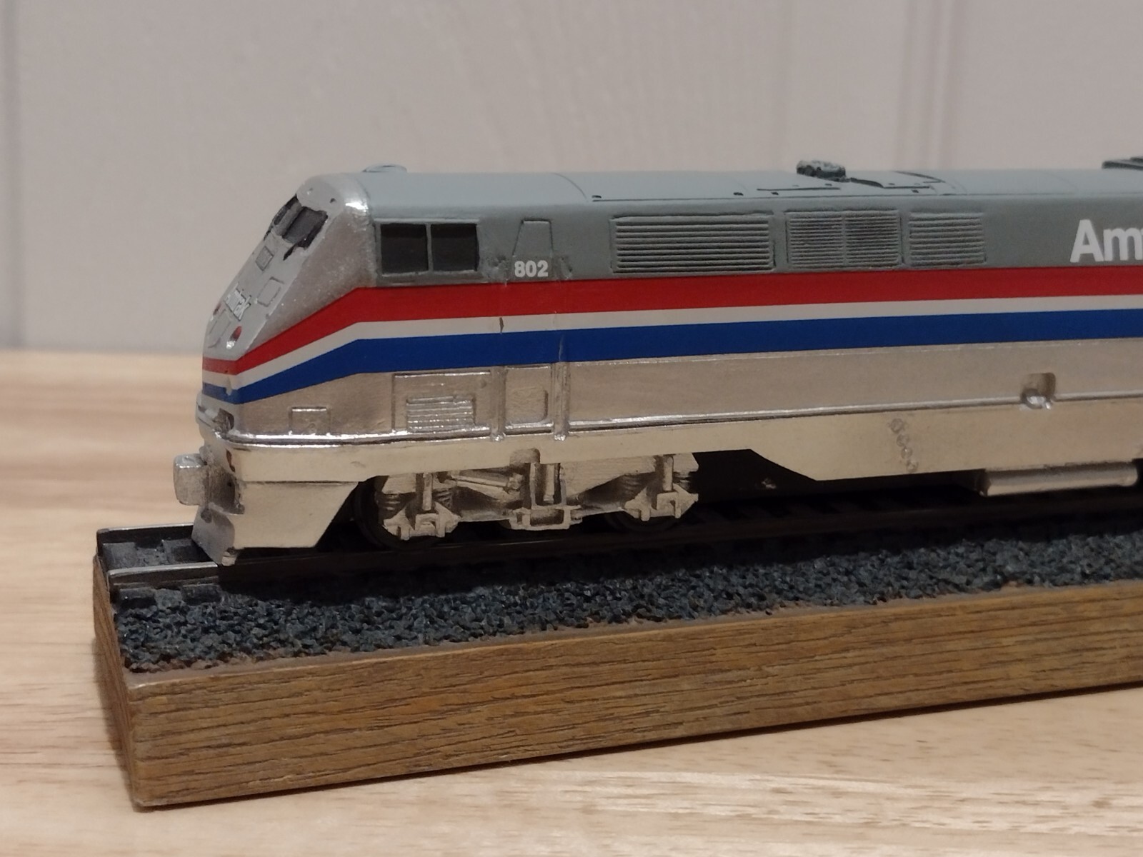 Amtrak P-40 Genesis Series Locomotive 1/110 Scale Desktop ERTL