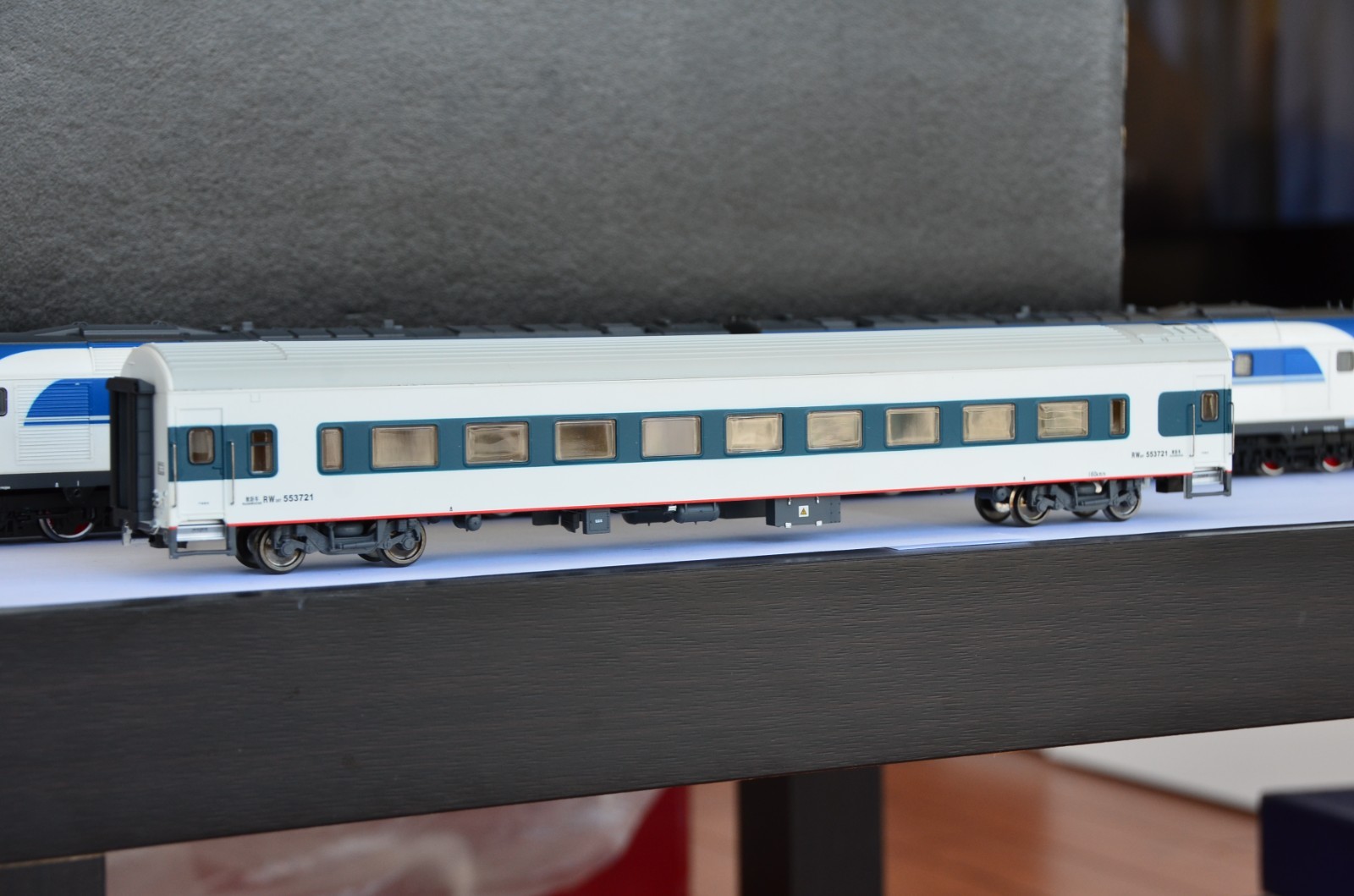 BACHMANN CHINA RAILWAY DF11G + BSP 25T Coach SET ULTRA RARE