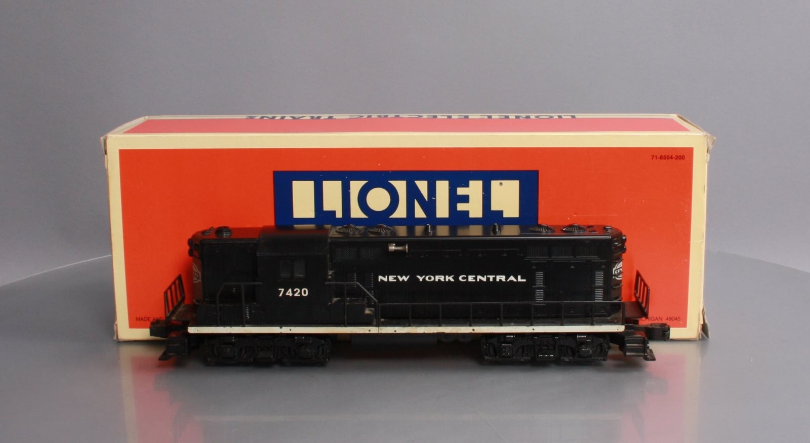 Lionel 6-18513 O Gauge New York Central GP-7 Diesel Locomotive #7420 NIB