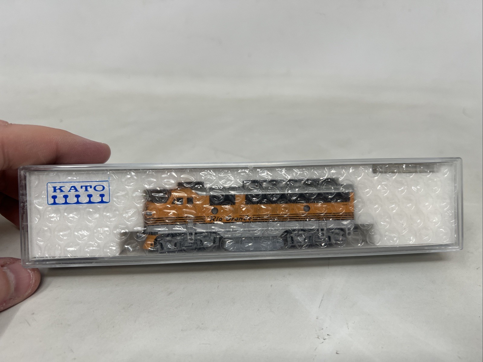 KATO N-Scale 176-1304 EMD F3A D&RGW #5541 Rio Grande made in JAPAN N Gauge