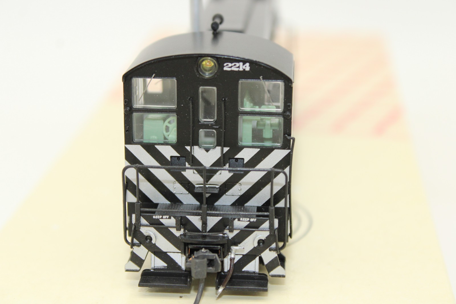 Stewart HO ATSF Santa Fe Baldwin VO1000 Diesel Locomotive #2214 DCC Ready LED