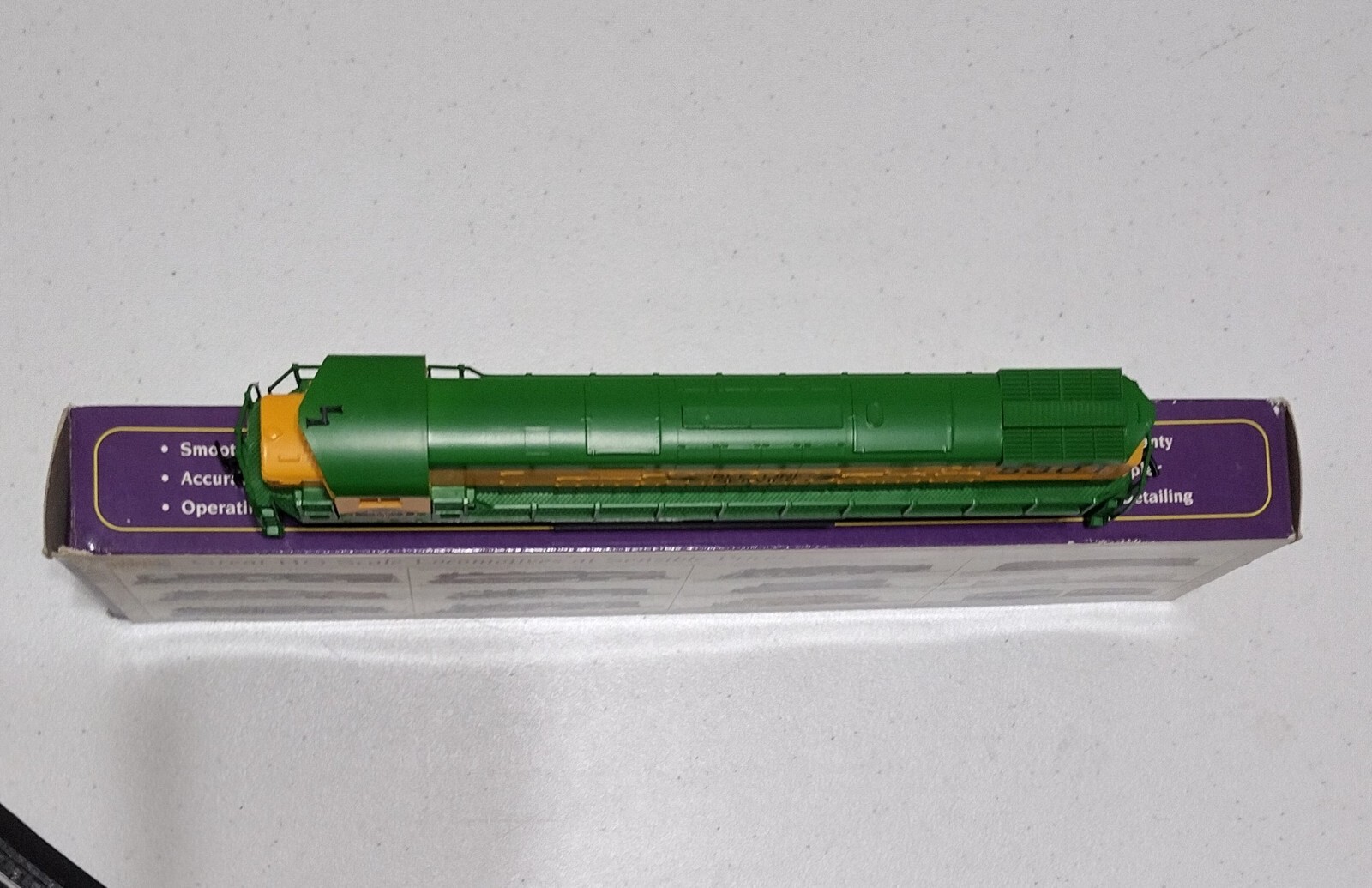 IHC Premier Series #23275 Locomotive Alco C-628 RDG Reading Bee Line Service