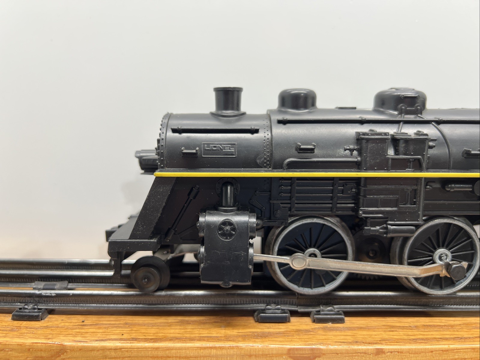 Lionel 18713 Chessie System 2-4-0 Loco w/Slopeback Tender Nice