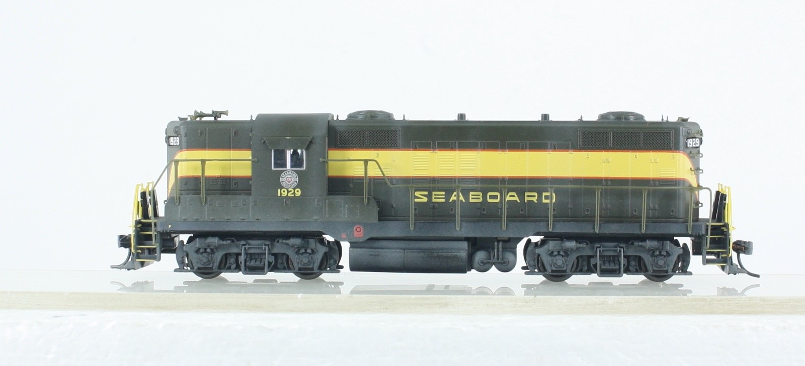 HO Scale Proto 2000 21646 Seaboard GP9 Ph III Diesel Weathered SAL 1929