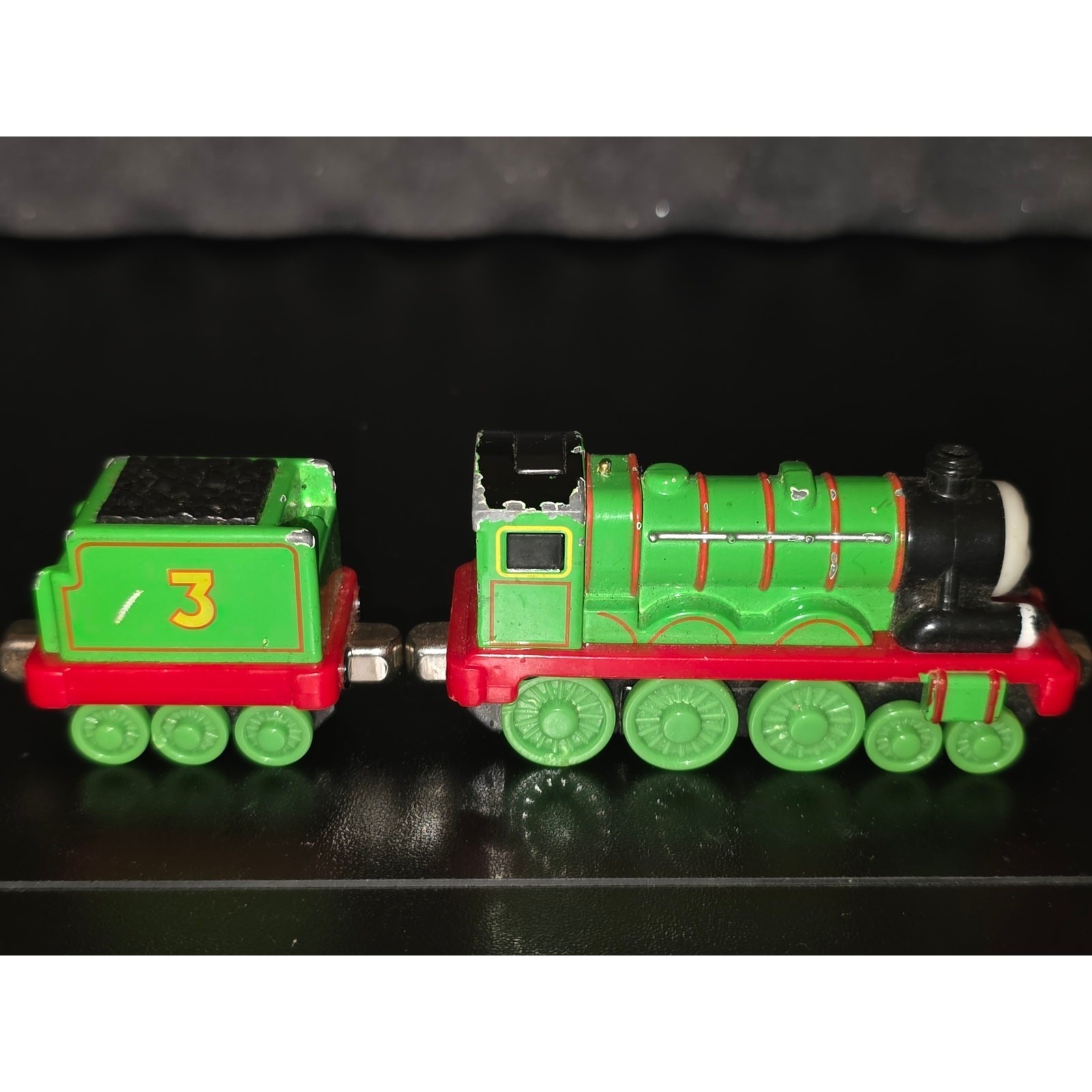 Thomas & Friends Take-Along Henry the Green Engine Die-Cast Train with Tender 3