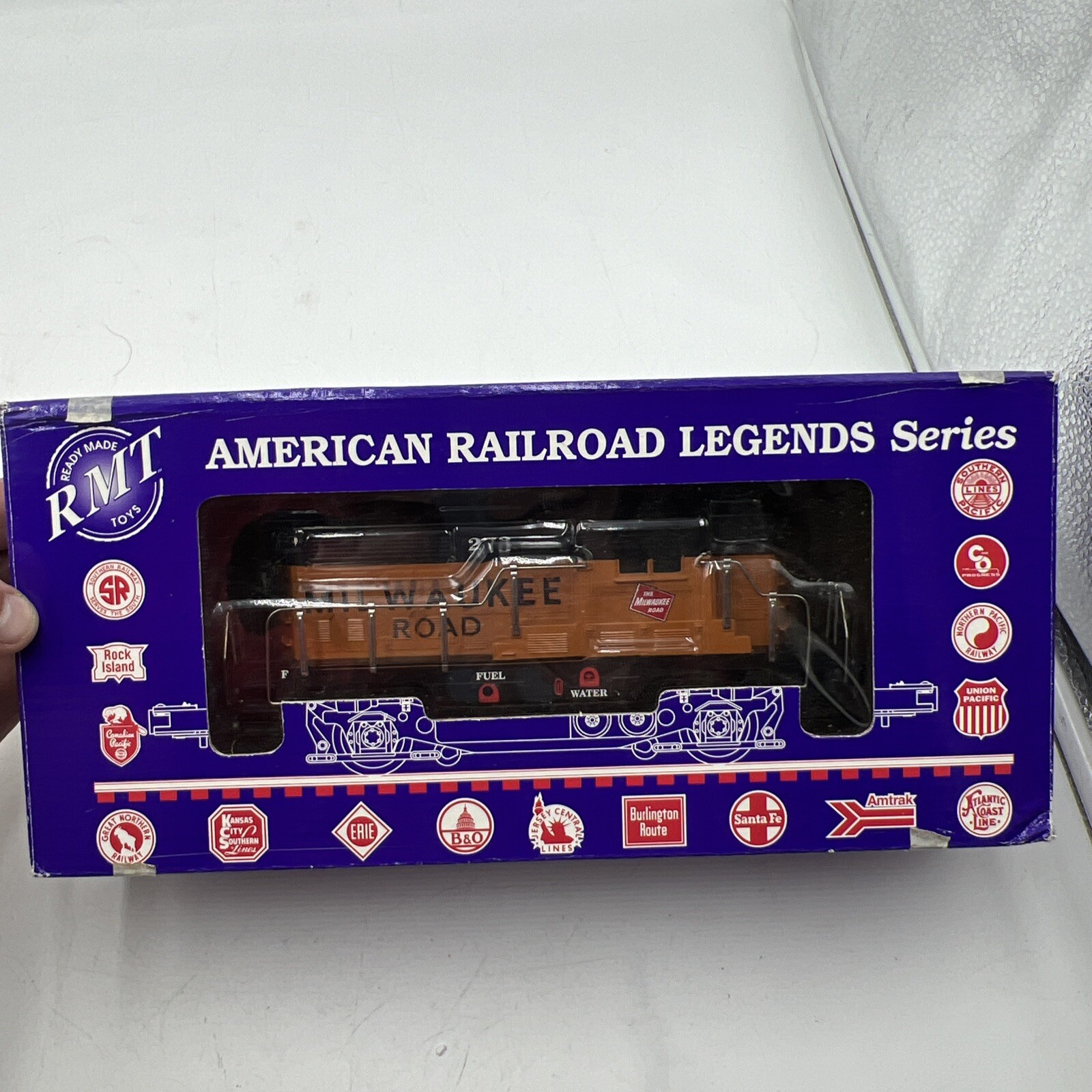 RMT O/O-27 GAUGE RMT-4161 MILWAUKEE ROAD GP DIESEL LOCOMOTIVE #273 IN BOX