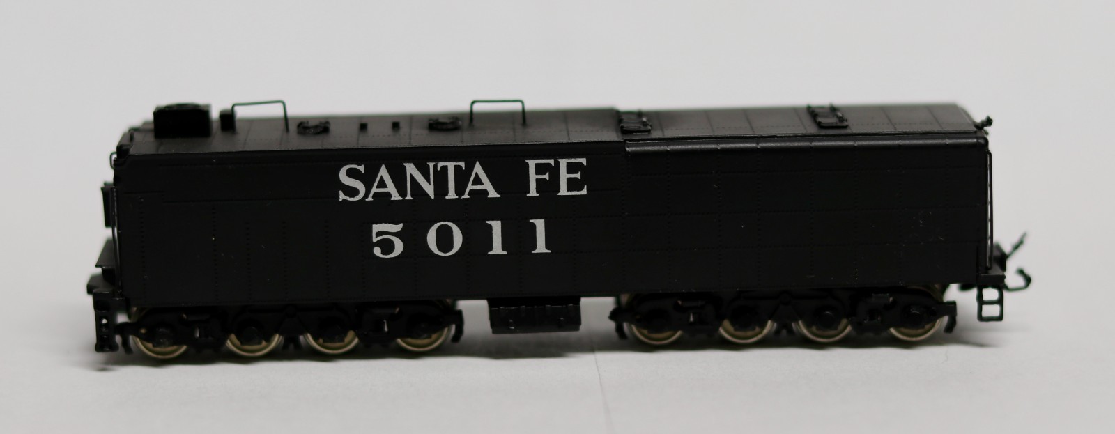 Hallmark Models N Scale Brass ATSF Santa Fe 5011 2-10-4 Factory Painted
