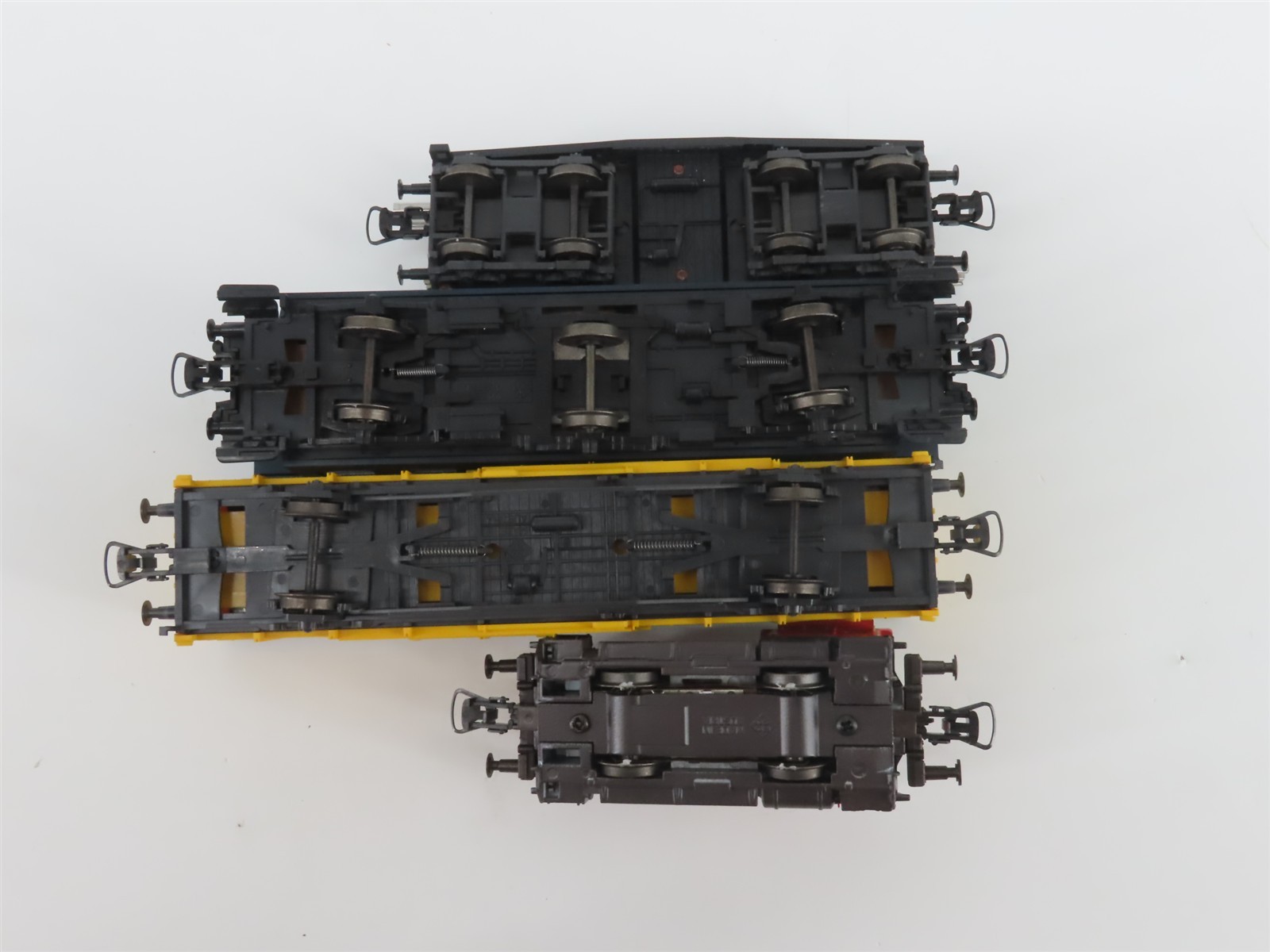HO Scale Roco 41081 DB Deutsche Bahn Class 333 Diesel Loco w/3 Cars & Track