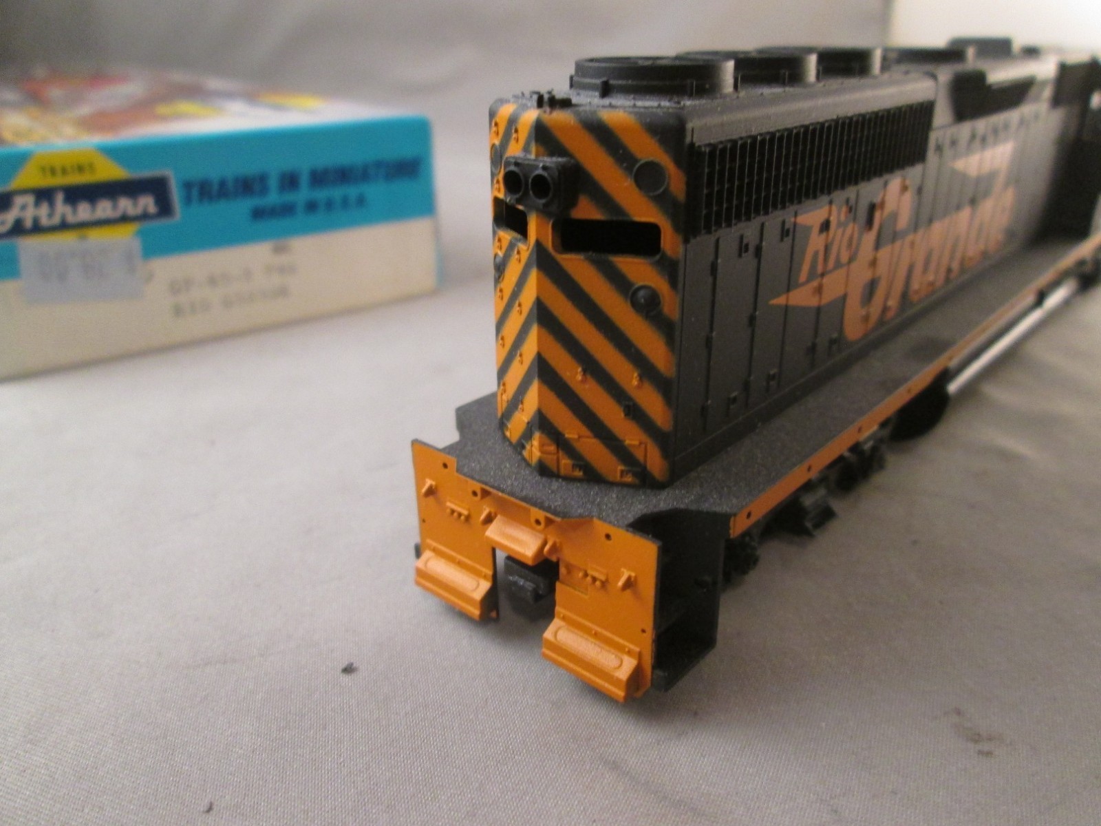HO ATHG64550 Rio Grande GP40-2 #3104 Loco new good condition