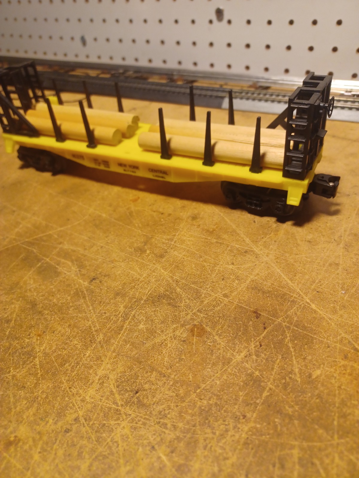 Lionel Cast Metal Steam Engine and Tender and Cars and Caboose O Gauge