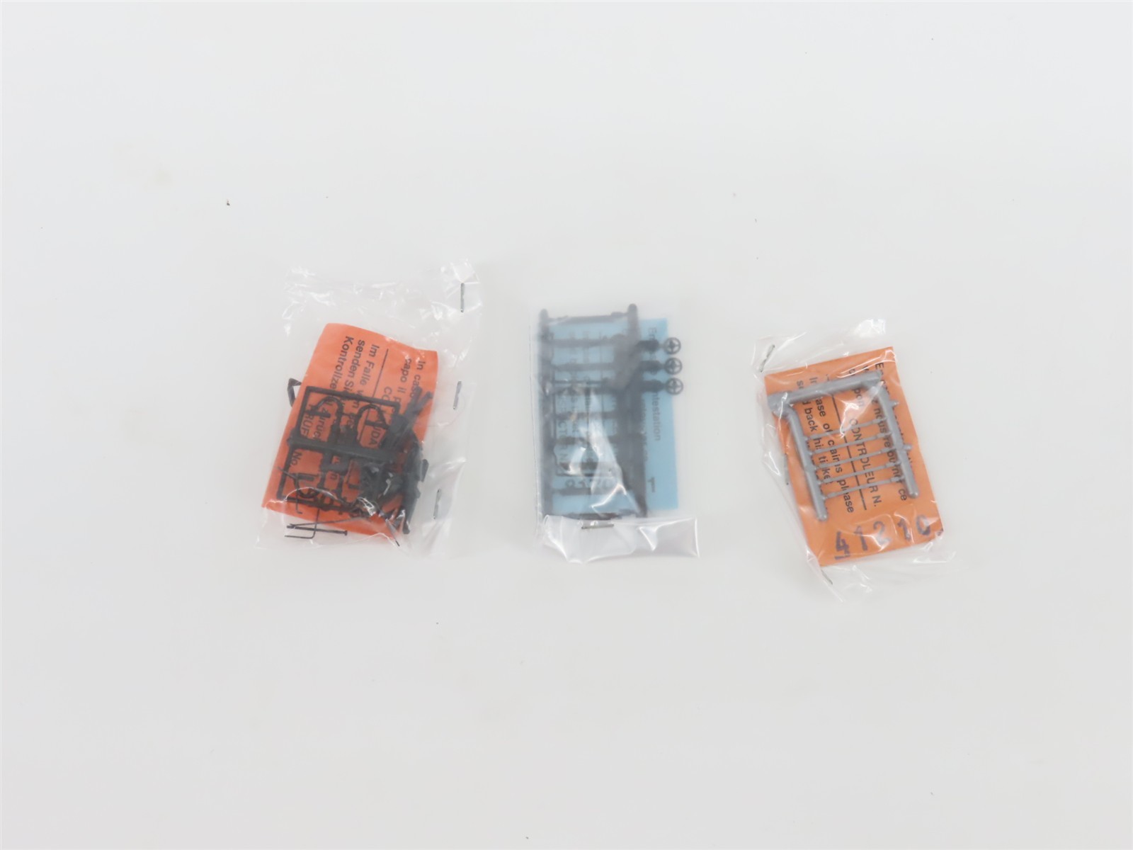 HO Scale Roco 41081 DB Deutsche Bahn Class 333 Diesel Loco w/3 Cars & Track