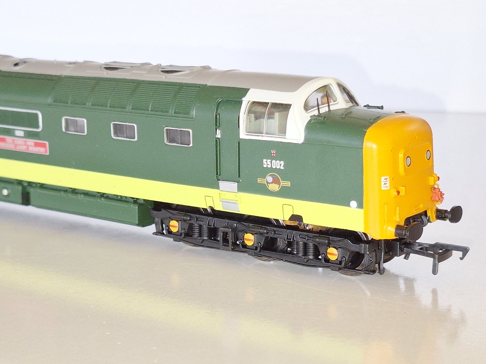 Bachmann 32-525A. DCC Ready. Deltic Co-Co Diesel The Kings Own Yorkshire. OO. DC