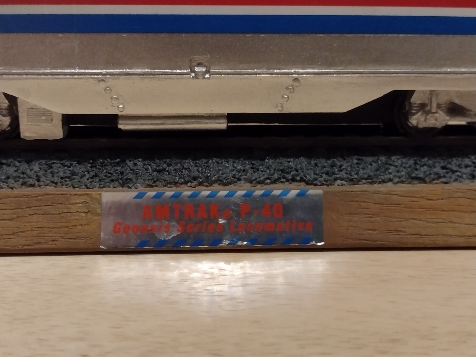 Amtrak P-40 Genesis Series Locomotive 1/110 Scale Desktop ERTL