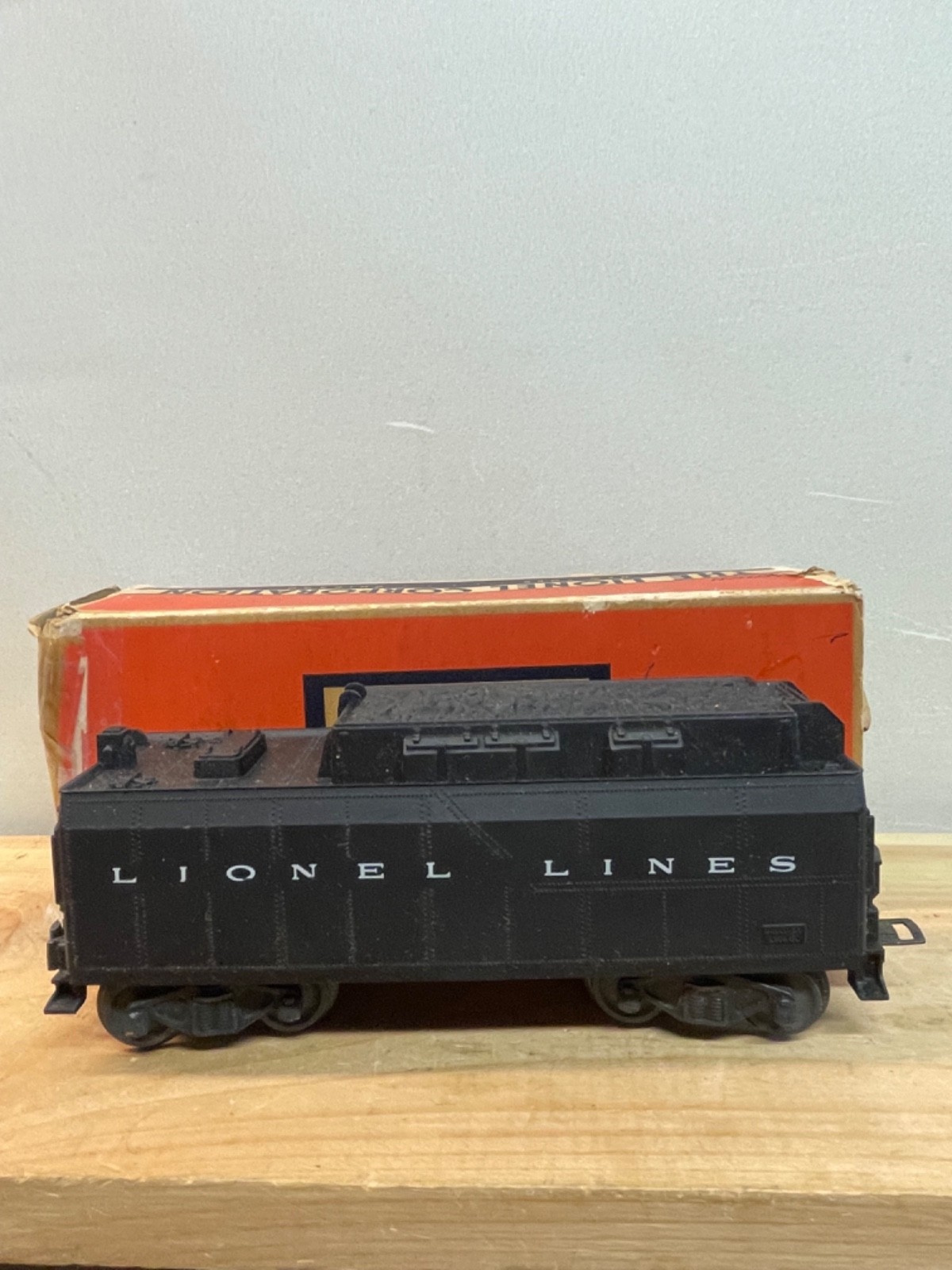 Lionel 665 and 6026W Tender