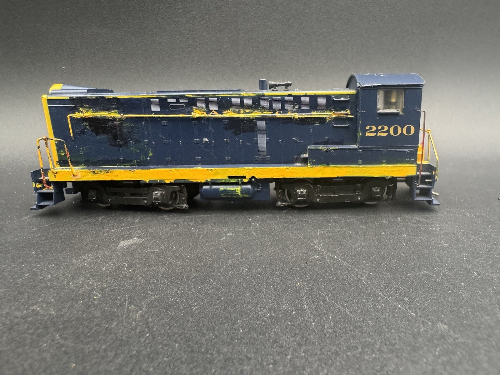 Athearn HO S-12 ATSF/Santa Fe #2200 PWR Diesel Locomotive Pair Tested Custom