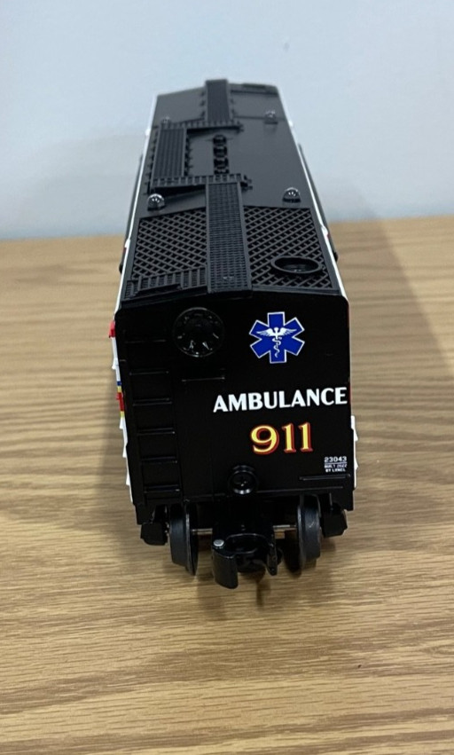 Lionel 2223040 Emergency Response 911 Medical Boxcar Train O Gauge Lights Sounds