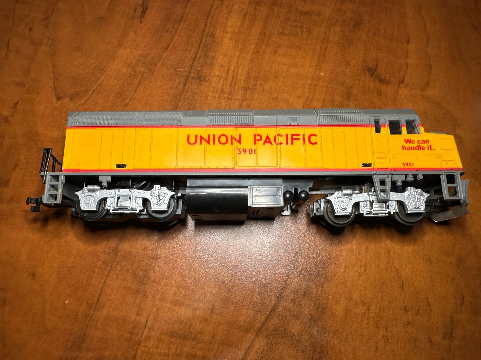 Athearn Union Pacific #3901 HO Diesel Locomotive Yellow/Gray/Red/Black