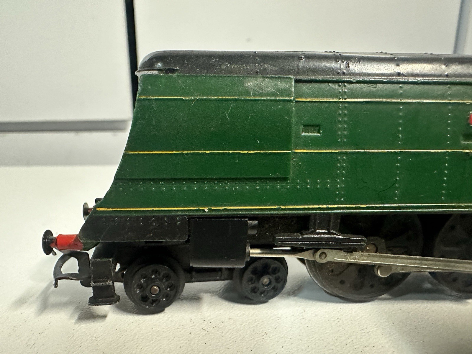 TRIANG BATTLE OF BRITAIN CLASS BR GREEN HURRICANE STEAM LOCOMOTIVE 21C151