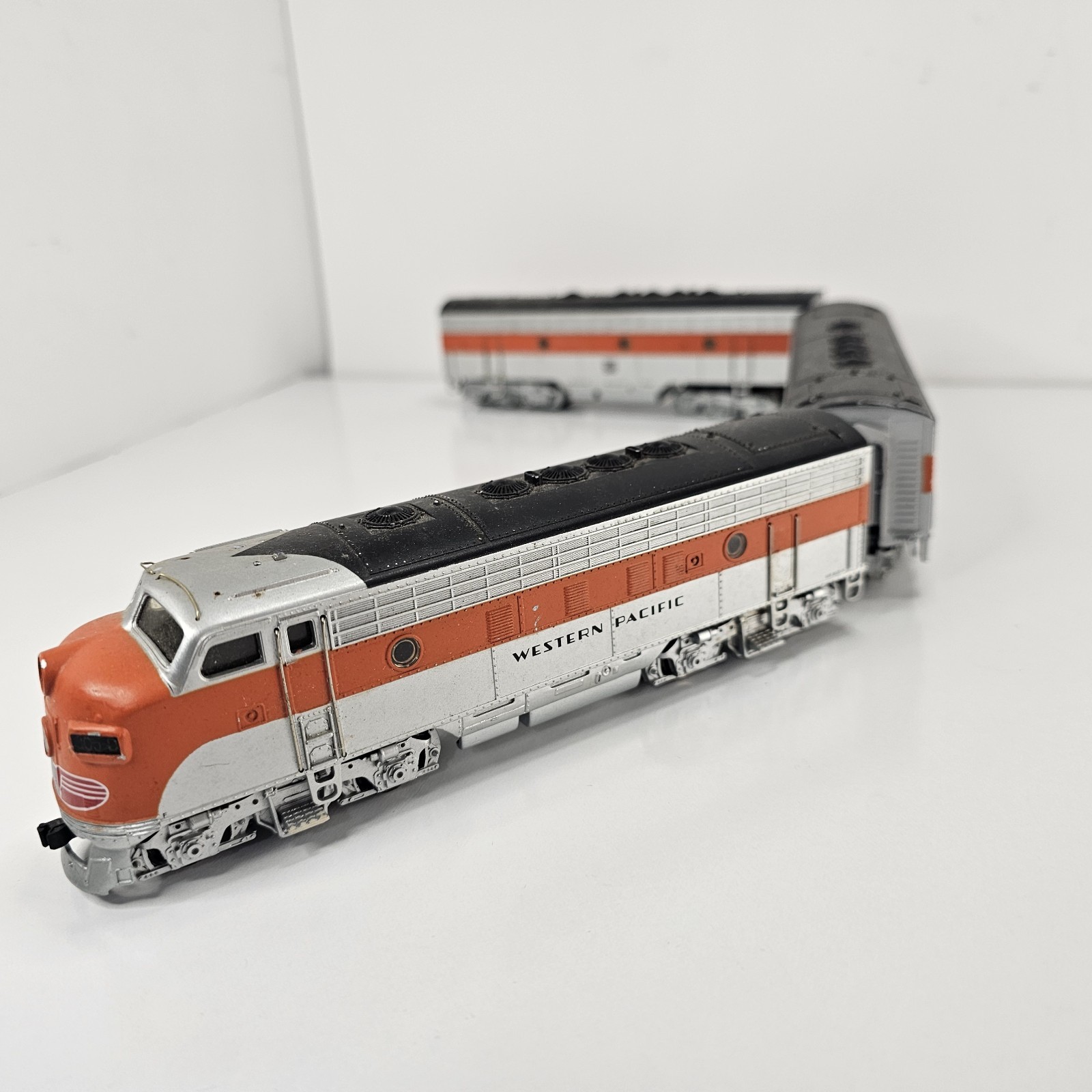 Marklin 26600 Western Pacific Diesel Locomotive WP 805-D 805-B 804-B Untested HO