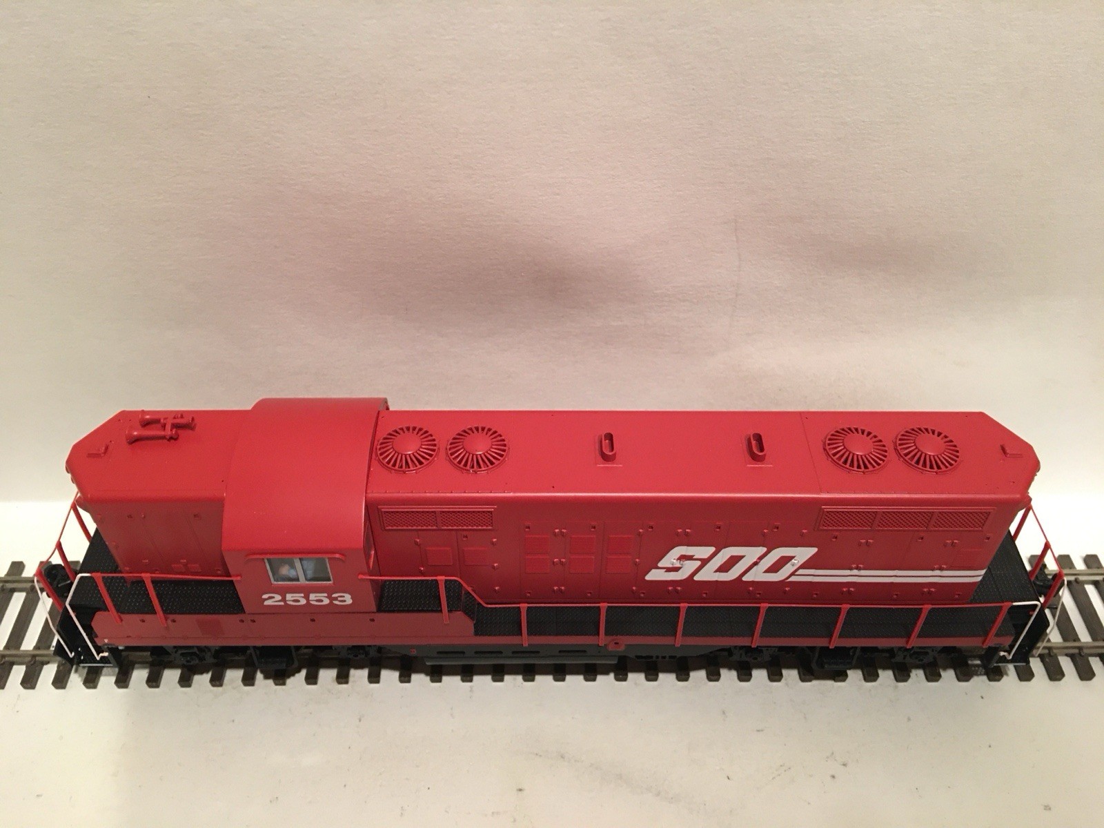 HO Walthers 910-20474 Soo Line EMD GP9 Diesel Locomotive #2553 DCC SOUND