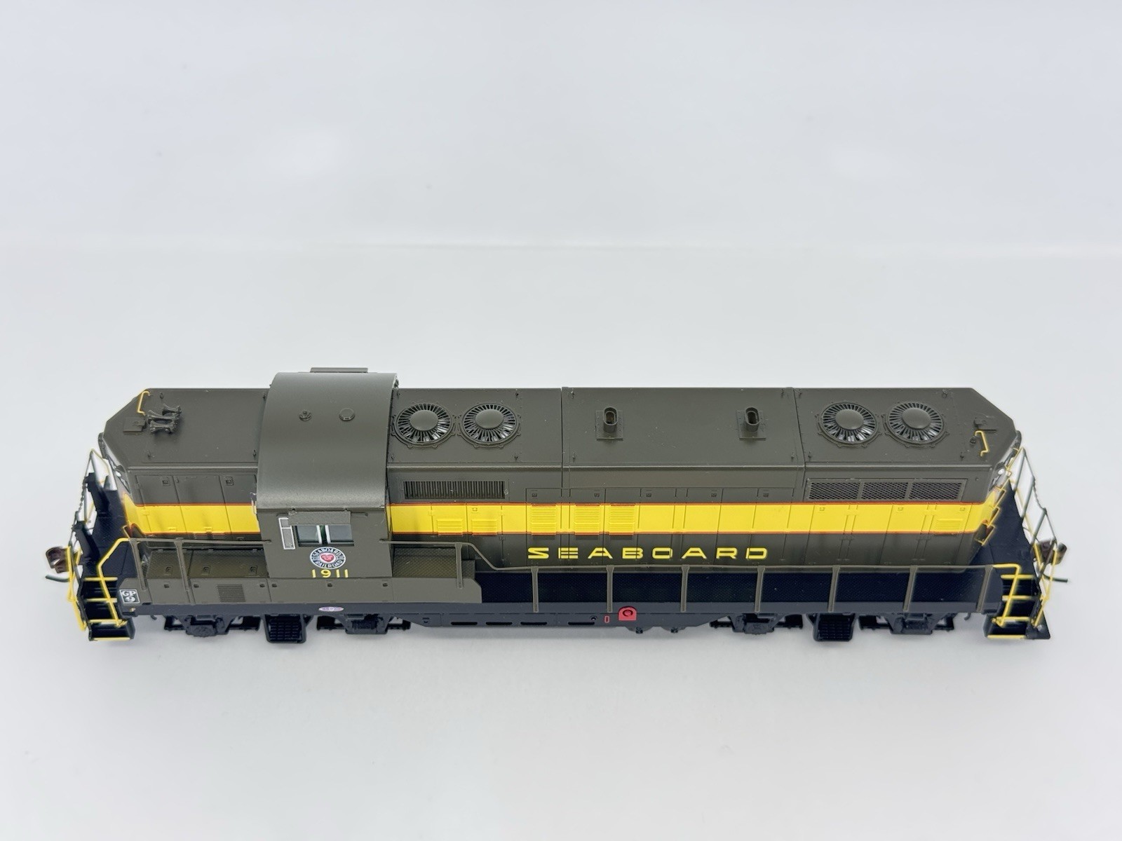 HO Athearn Genesis G62420 Seaboard Air Line GP9 Diesel Locomotive SAL #1911