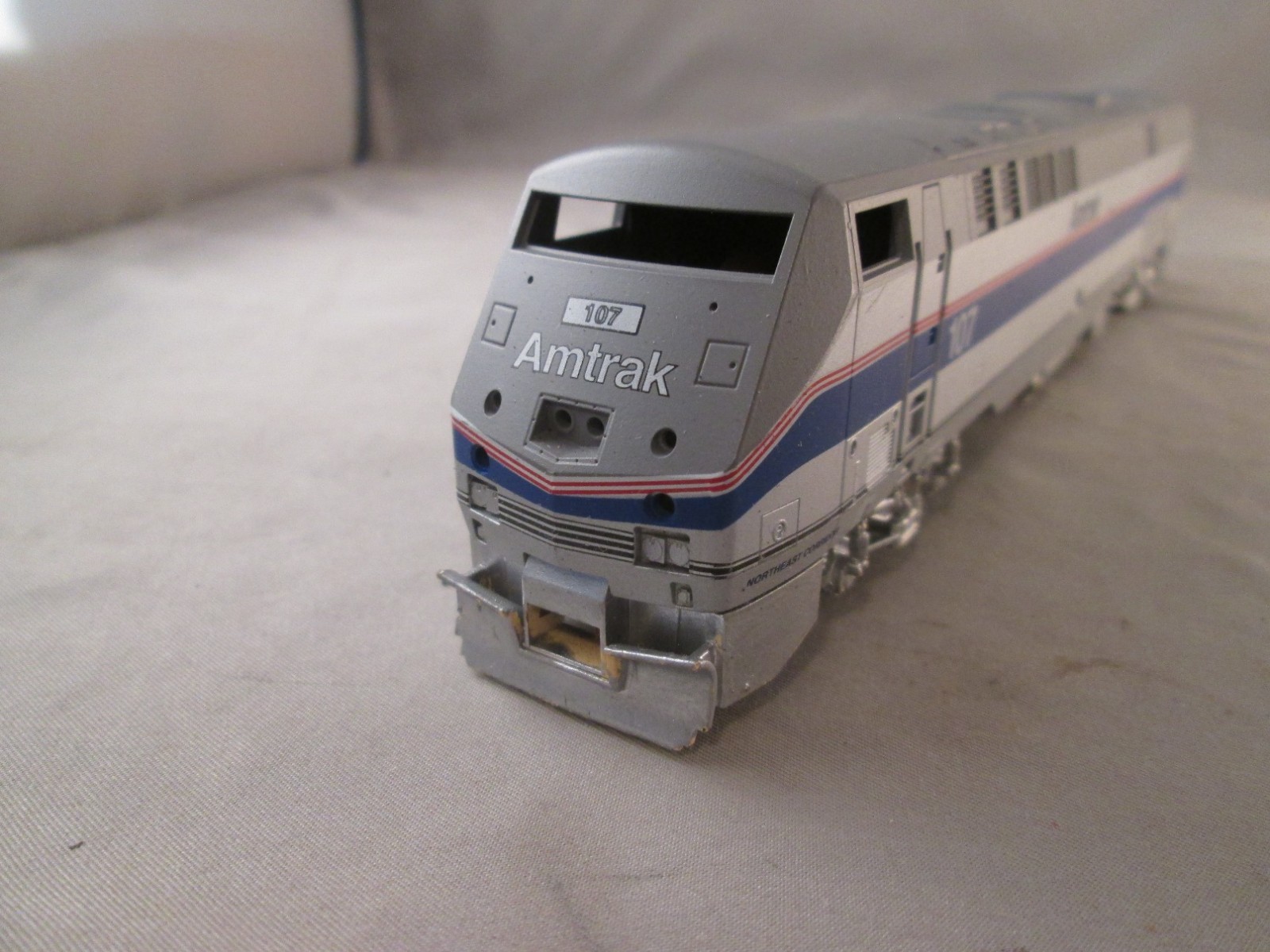 HO Scale Amtrak Northeast Corridor Deisel Powered Locomotive #107 partial used