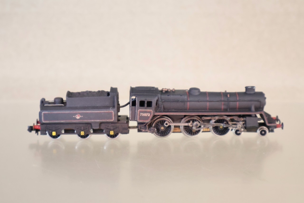 GRAHAM FARISH LANGLEY REPAIR WEATHERED BR 4-6-0 STANDARD CLASS 4MT LOCO 75072 on