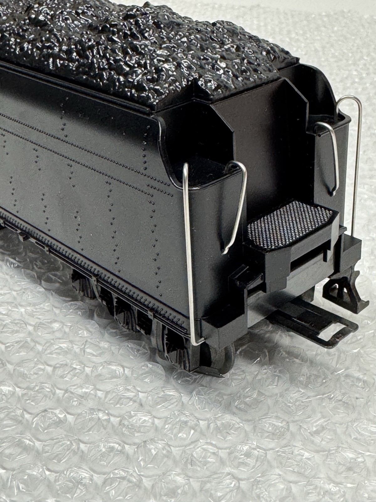 Lionel 6-19833 O Gauge Undecorated Die-Cast 2426 RS Railsounds Steam Tender