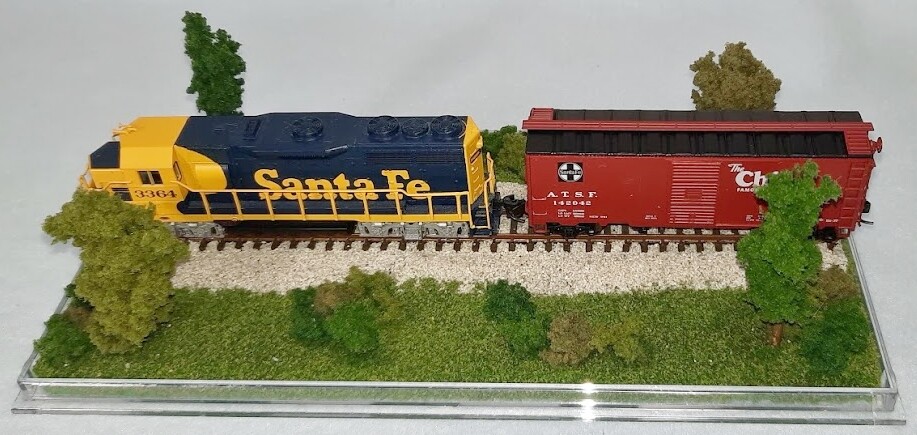 N SCALE – SINGLE TRACK 8″ – DISPLAY CASE- “SUMMER SCENE” -FOR ANY N TRAINS