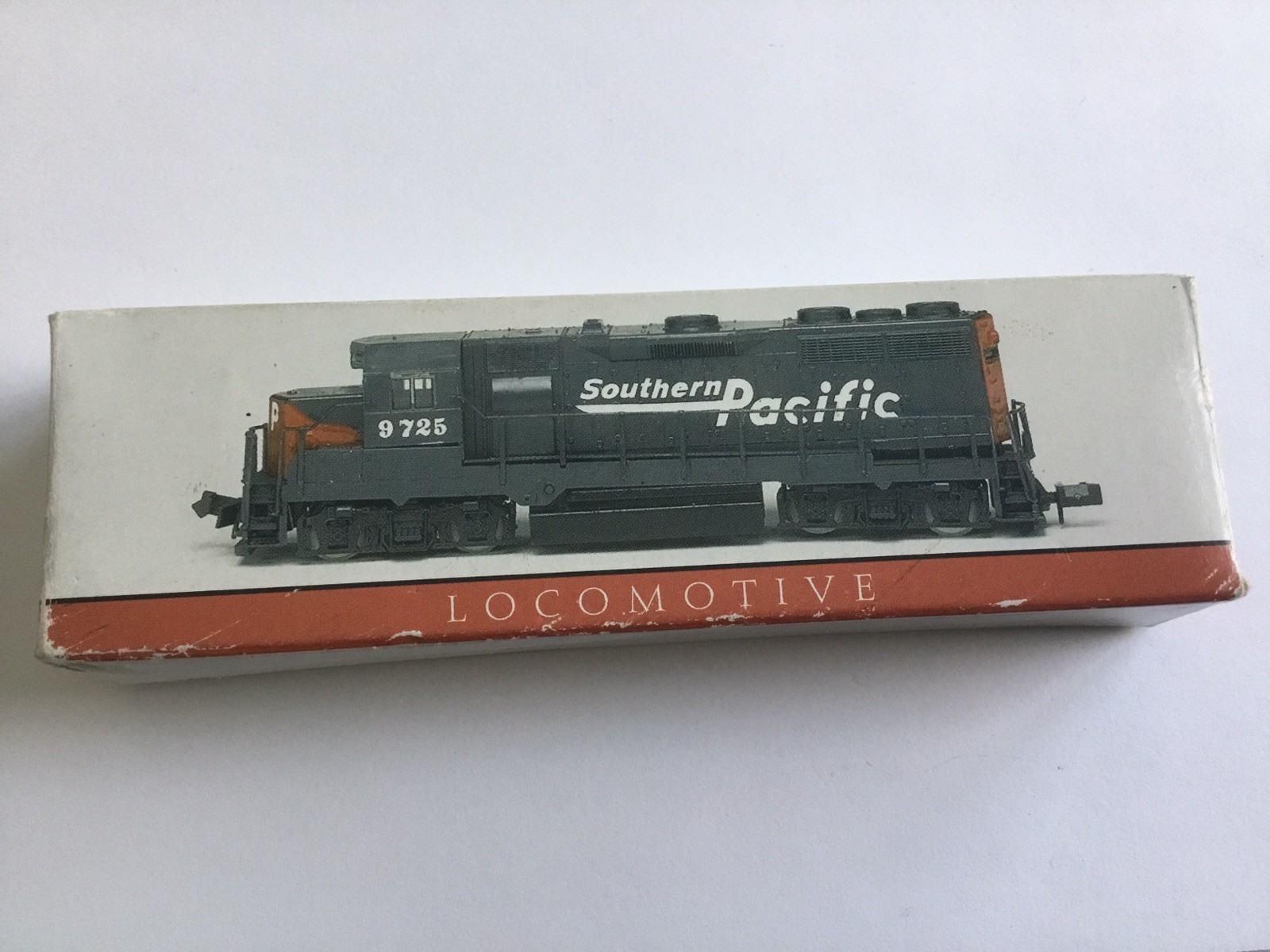 Southern Pacific Locomotive # 9725 Model Train No. 418 High Speed N Scale w Box.