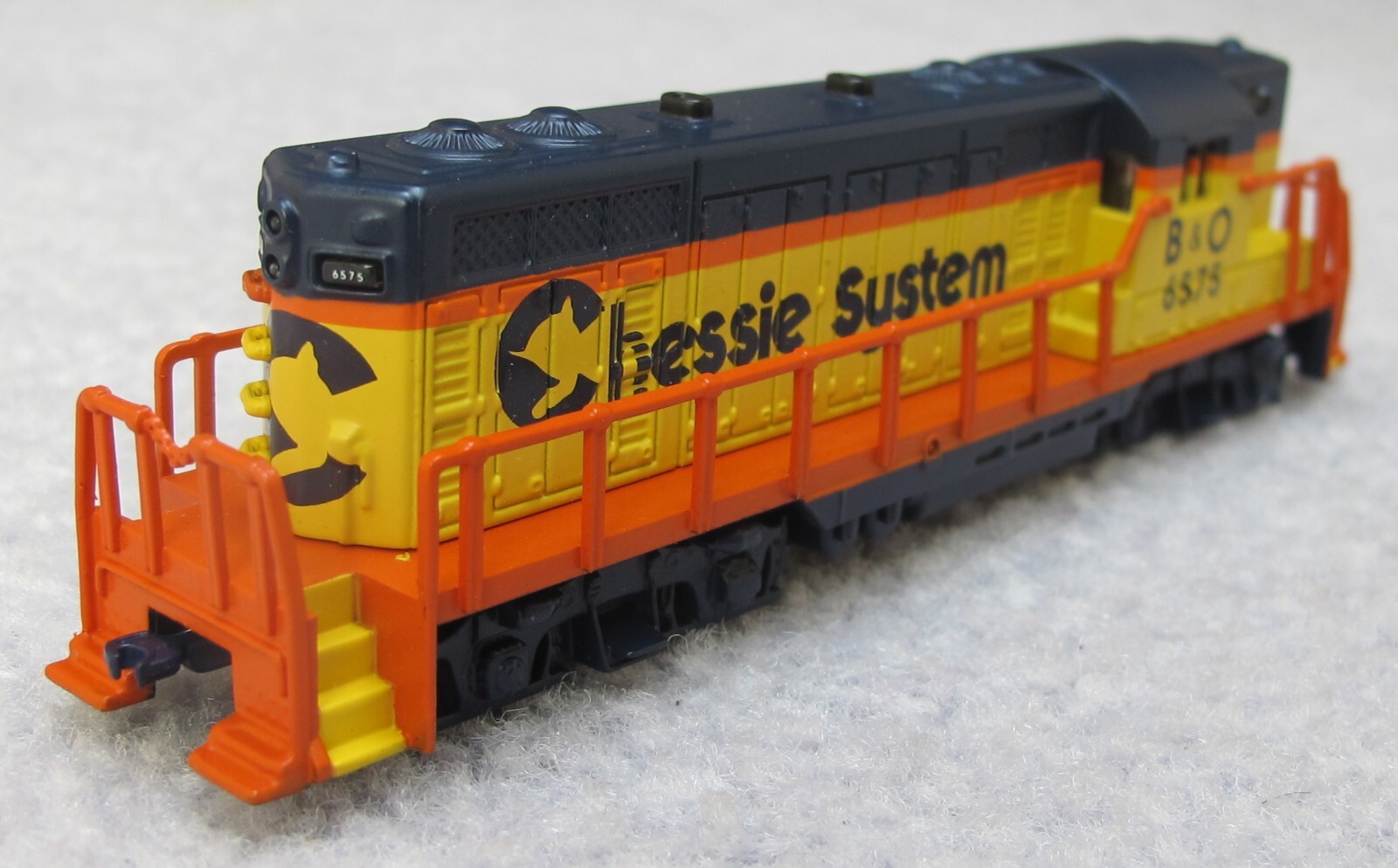Lionel Big, Rugged Chessie System, GP9 Diesel , 1:120 Scale, TT