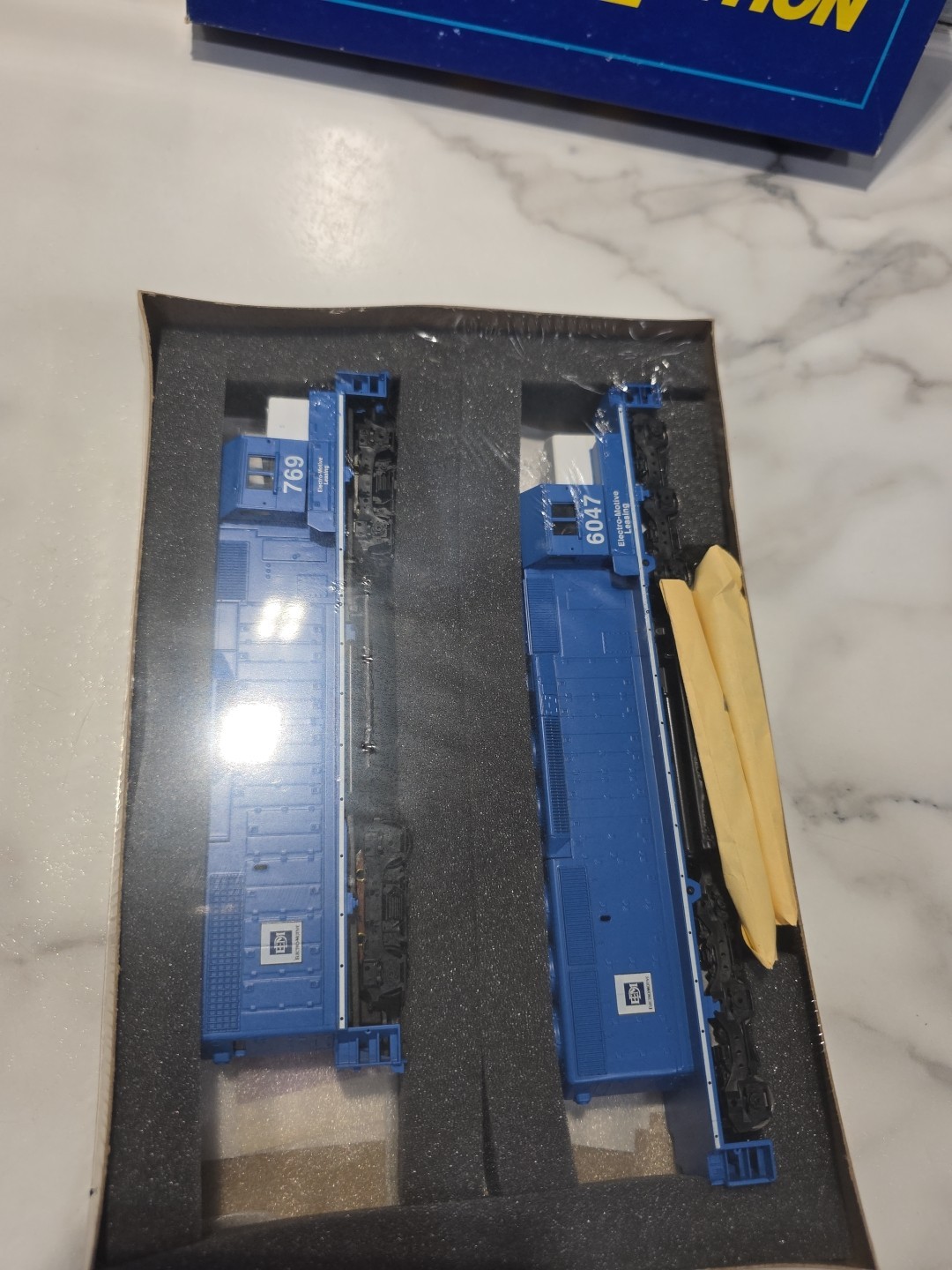 HO ATHEARN 2217 SPECIAL EMD LEASE ELECTROMOTIVE SD40-2 SHELL PARTS GP38-2 DUMMY