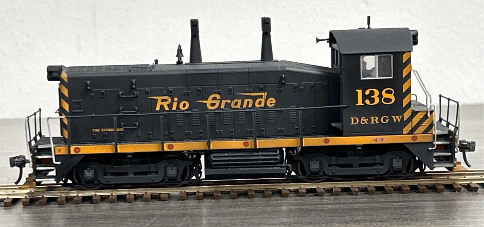 Walthers Proto HO #920-41437 EMD SW1200 Locomotive D&RGW #138 *Custom Weathered