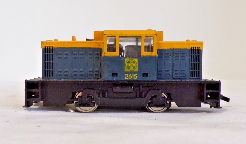 Vintage AHM HO Gauge #2615 Santa Fe Switcher – Tested – See Below – LT
