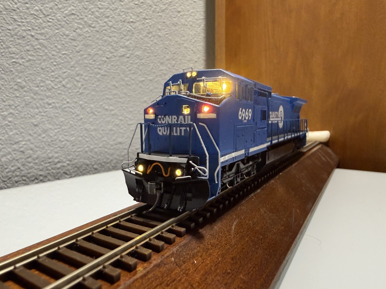 Atlas Master HO Scale Dash 8-40CW Conrail Quality #6969 DCC/DC Custom Built