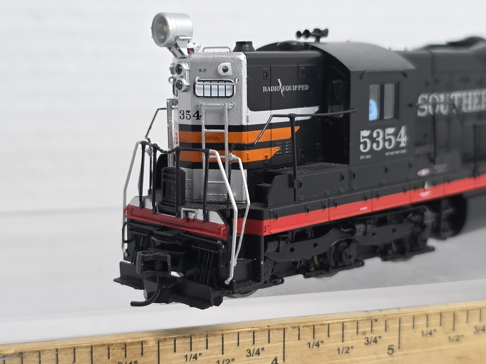 Walthers Proto HO Southern Pacific 5354 SD9 Diesel Loco DC Sound Runs Read Desc.