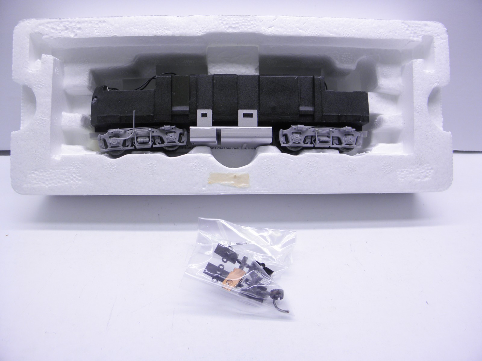 INT MTN -EMD F 7A & F 7B POWERED UNITS – WARBONNET CHECKED & RUNS DCC PLUG HO