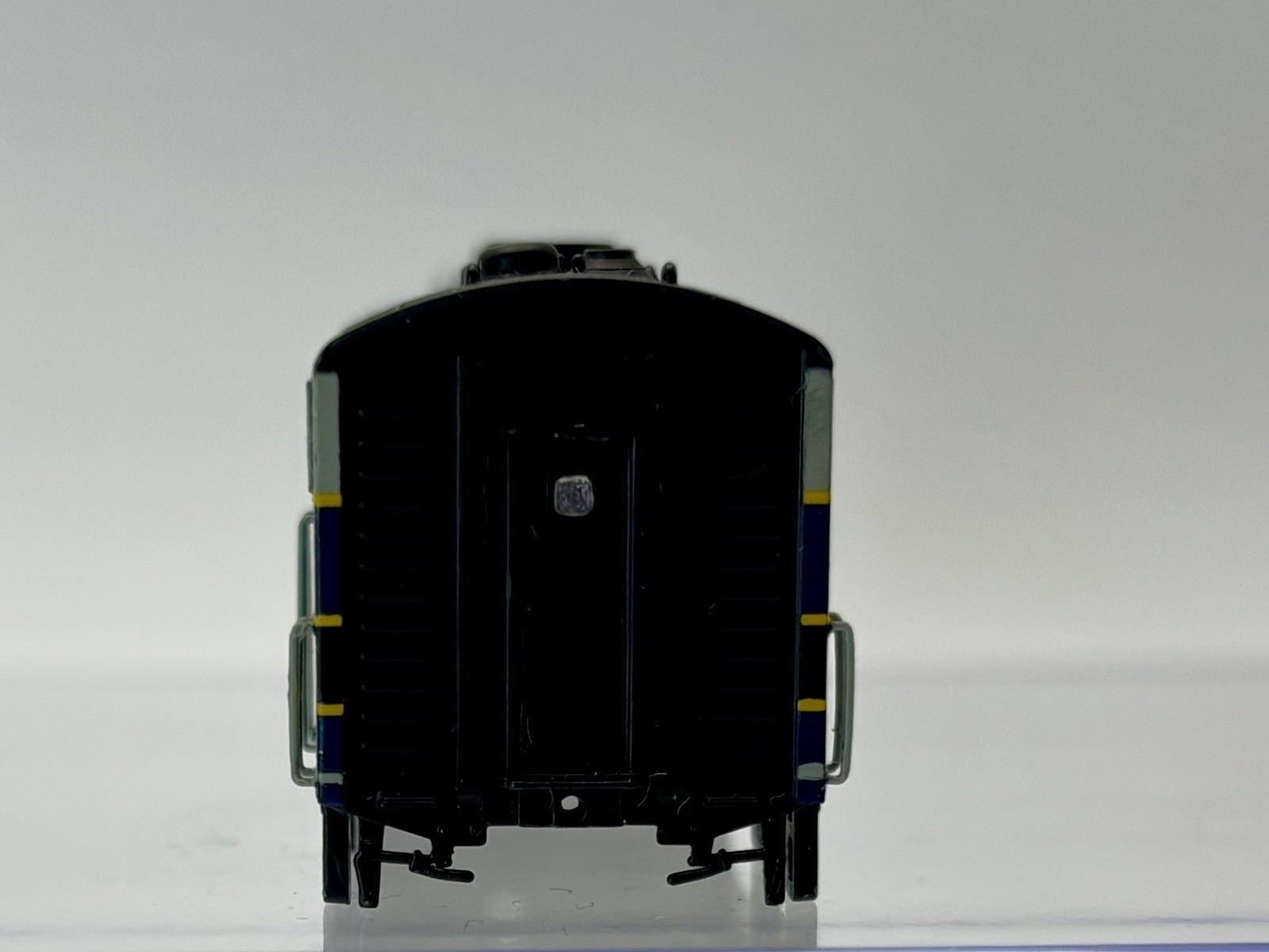 N Scale InterMountain 69808 Baltimore & Ohio F3B Locomotive B&O No # SHELL ONLY