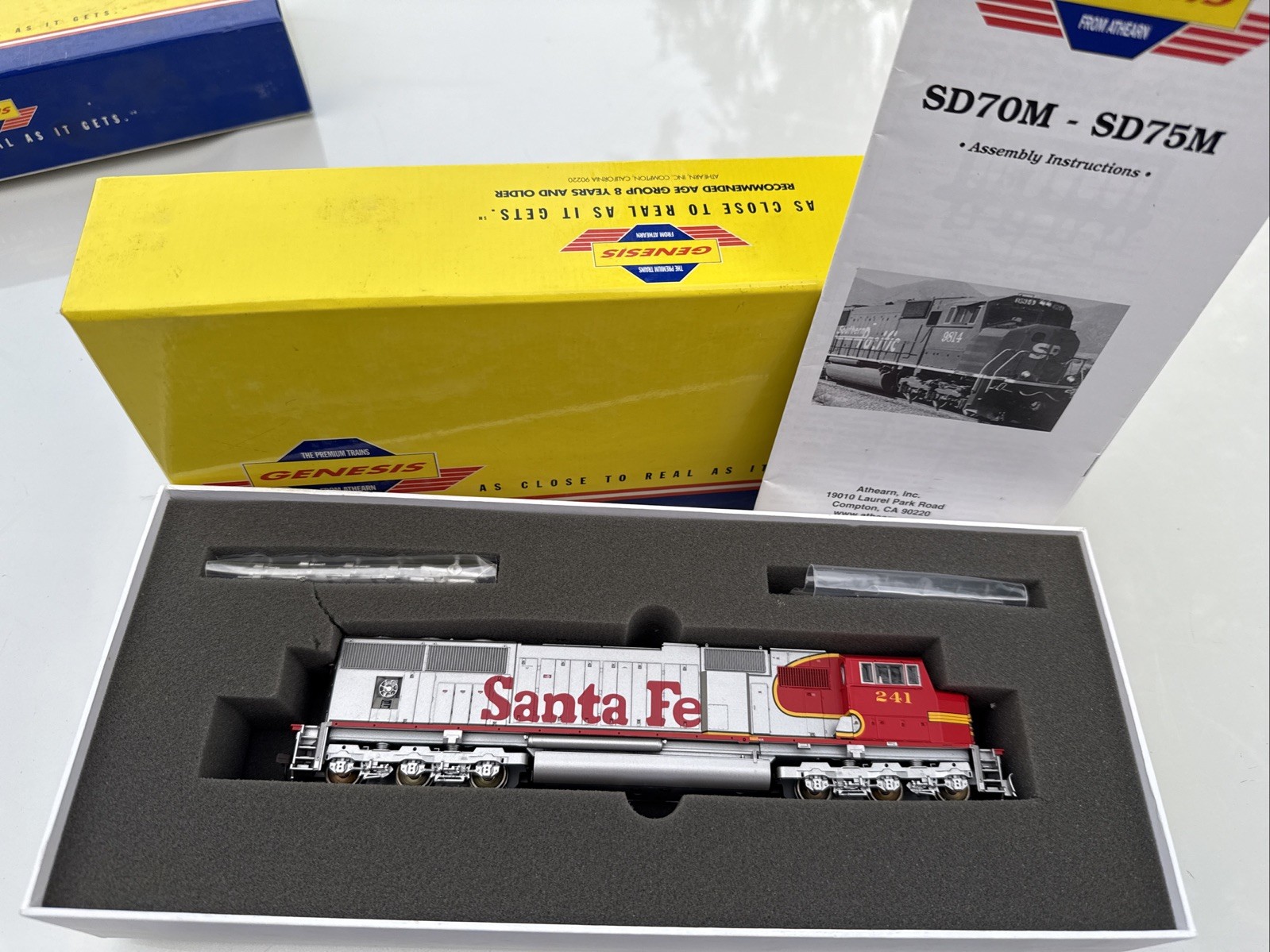 Athearn Genesis Ho G6138, SD-75M locomotive, Santa Fe 241