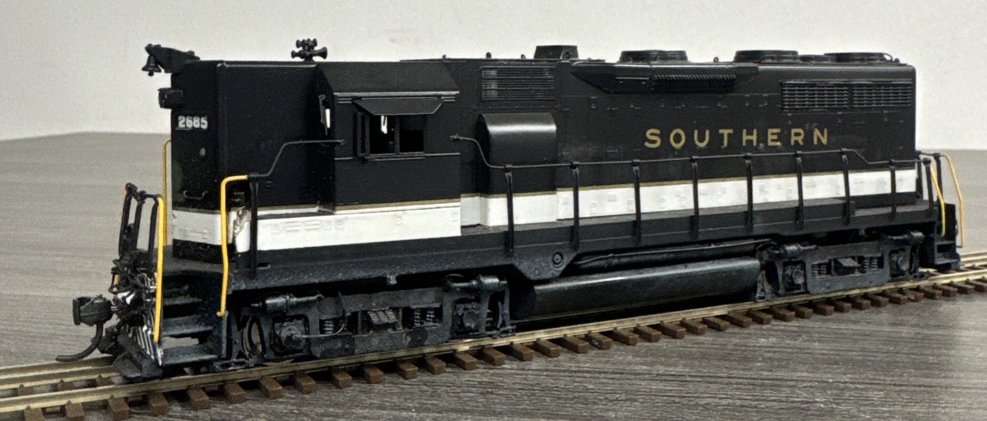 Oriental Limited HO Brass EMD GP35 2500HP High Hood SRR (Southern Railway) #2685