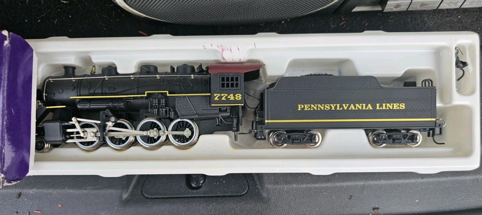 New IHC Premier M9533 HO scale model of a Pennsylvania Railroad 2-6-0 Toy Train