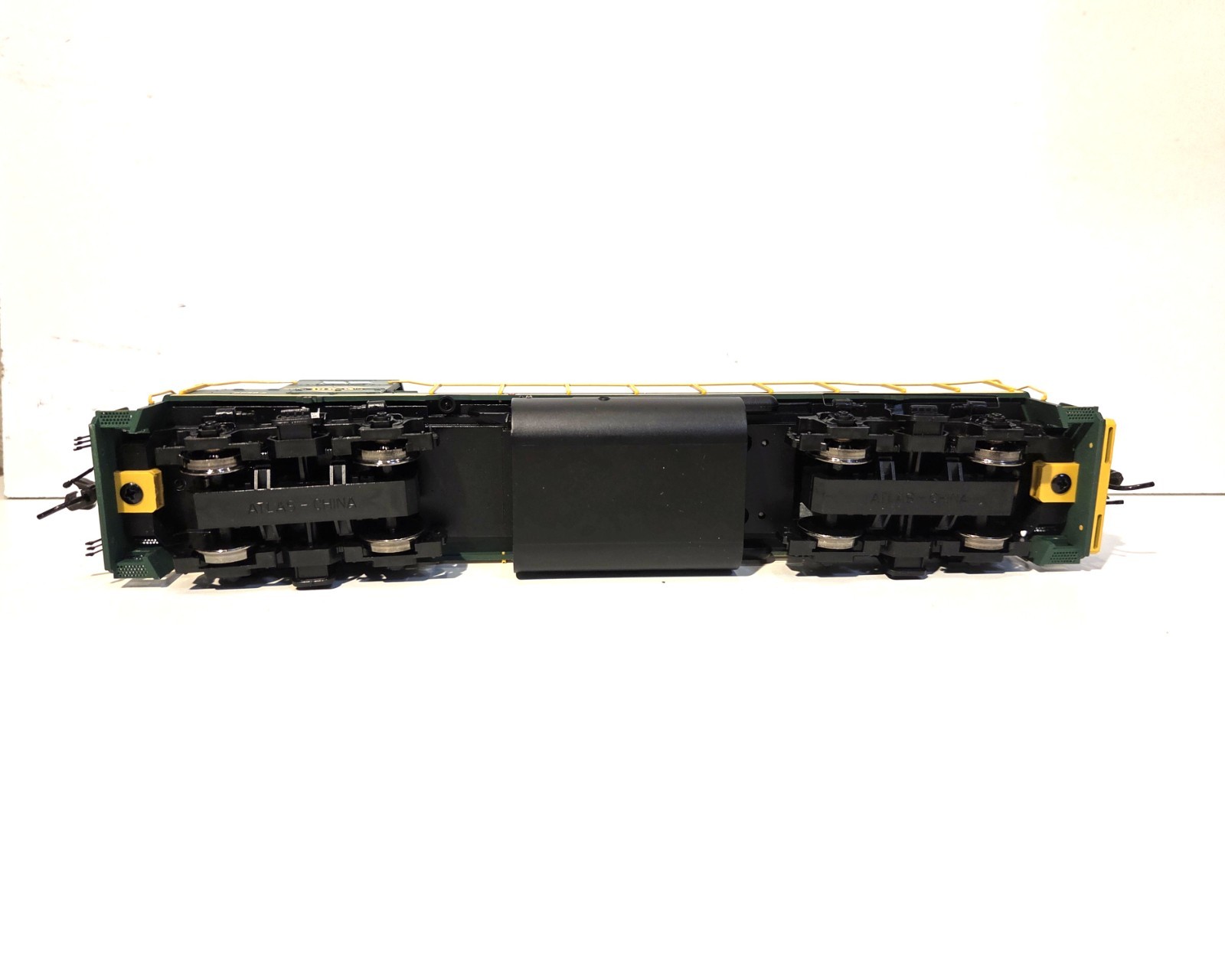 Atlas Silver HO Scale GP40-2 Reading #3672 Item 1000395