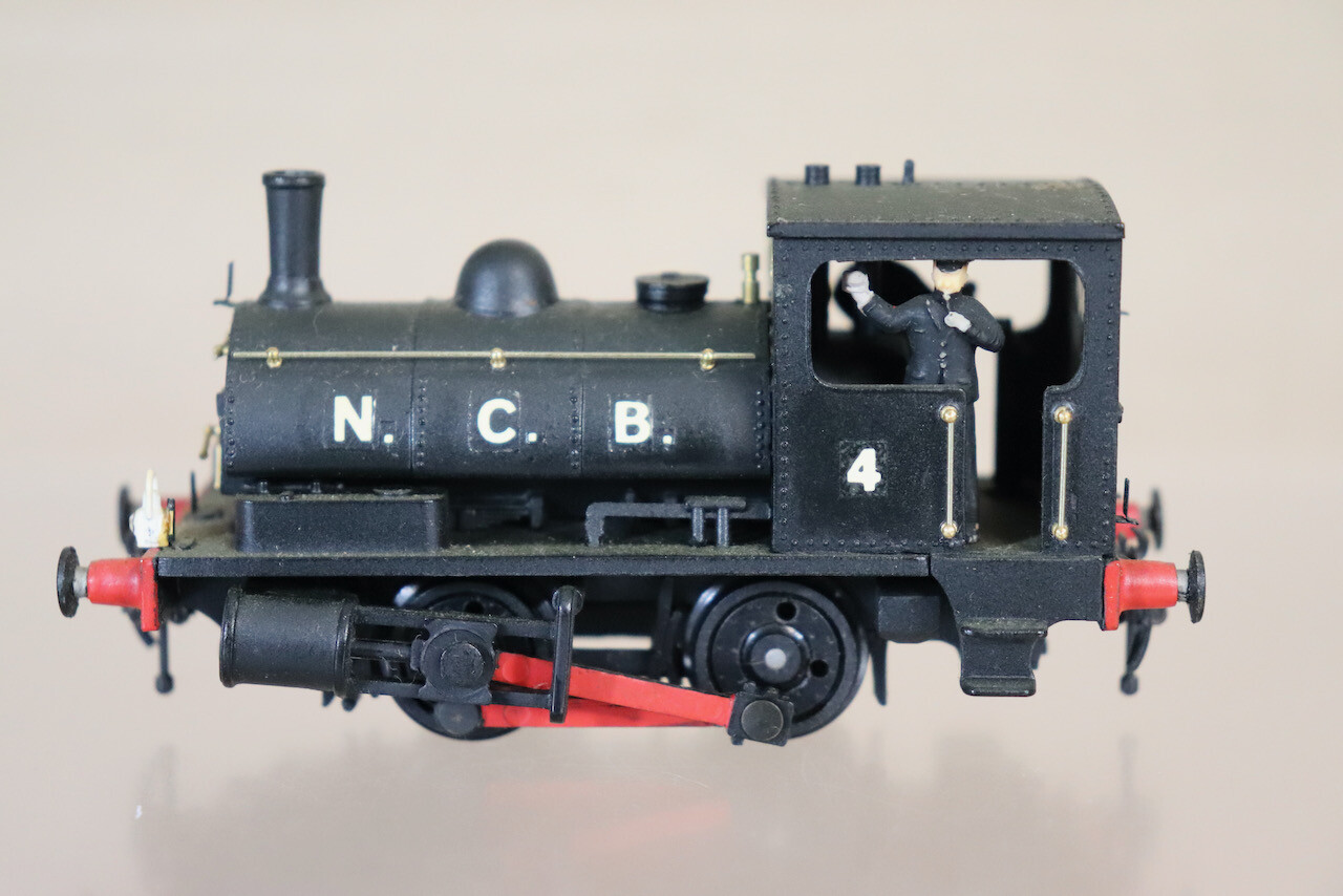 AIRFIX HORNBY KIT BUILT NCB 0-4-0 ASPINAL TANK LOCO & COAL WAGON SET nz