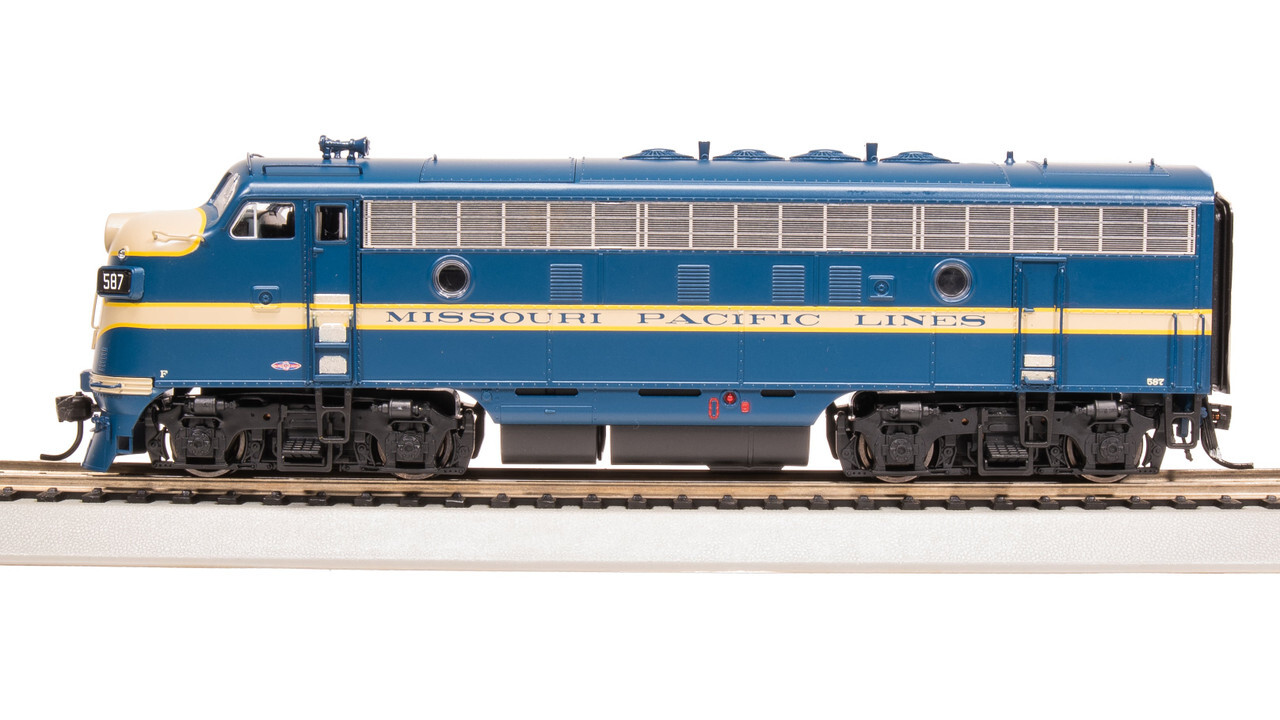 Broadway Limited 8194 HO MP EMD F7 A/B Eagle Scheme A-Unit 587/587B